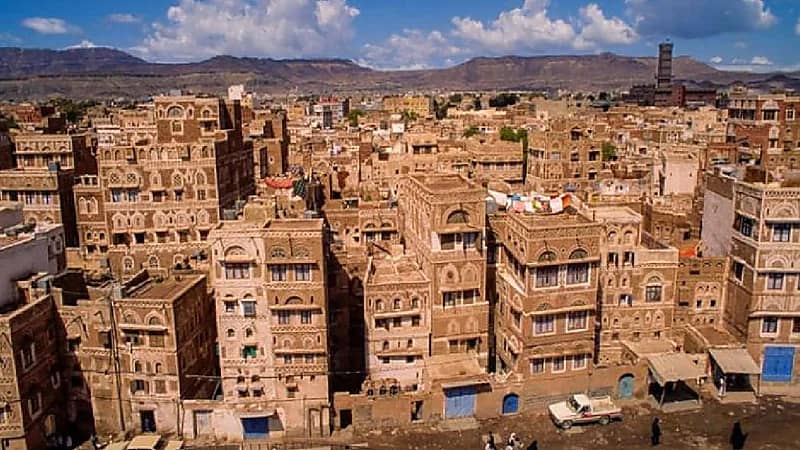 بالفيديو..موجة سخرية تطال ميليشيا الحوثي بعد إعلان المترو المعلق بصنعاء