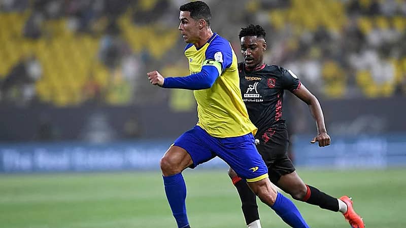 الدوري السعودي يعزز قوته بدخول شبكات عالمية لنقل دوري روشن