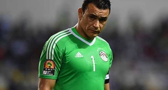 أنباء عن استبعاد الحضري من معسكر مصر