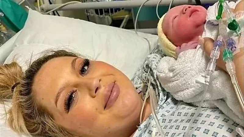 شابة تدخل المخاض دون علمها بالحمل