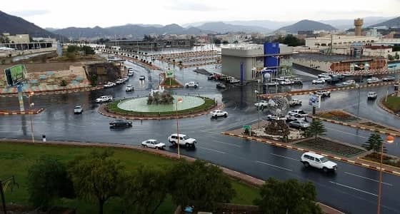 أمطار غزيرة على محافظة ظهران الجنوب