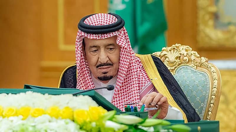 برئاسة الملك .. مجلس الوزراء يرجو من المنتخب الاستمرار بنفس الروح والعزيمة