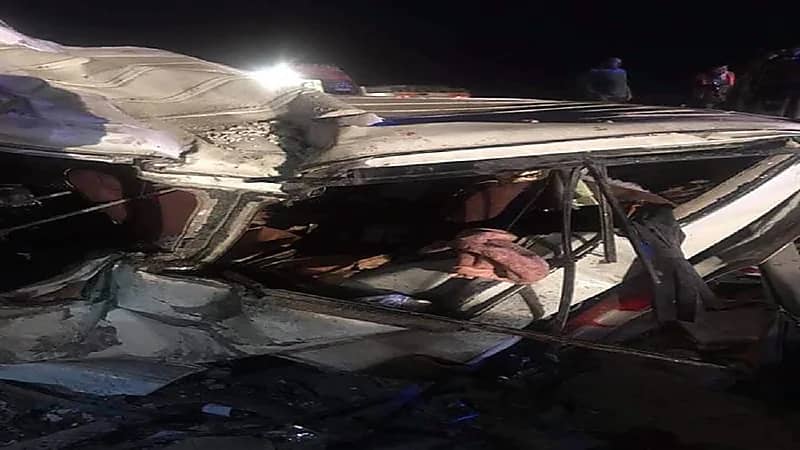 مصرع وإصابة 23 شخصًا في حادث مروع بمصر