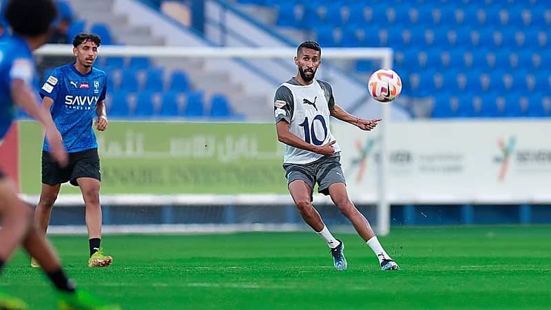 الهلال يستأنف تدريباته استعداداً للحزم وعودة الفرج