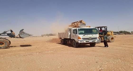 بالصور.. بلدية أم خنصر تكثف جولاتها لإزالة مظاهر التلوث البصري