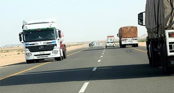 دهس شخصين أثناء إصلاحهما إطارات السيارة بمكة