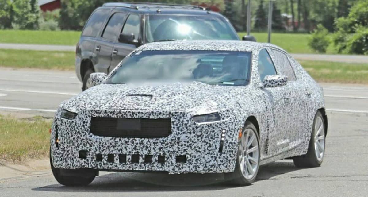 بالصور.. أول ظهور لـ " كاديلاك CT5 " بشكل رياضي