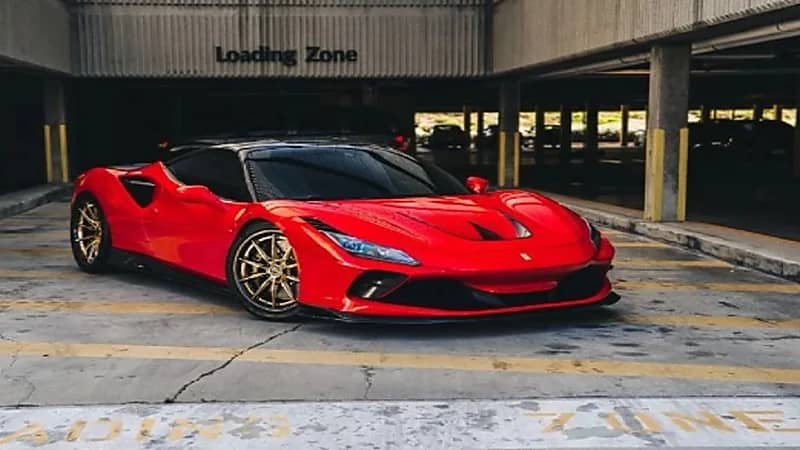 إجراء تعديلات على سيارة فيراري F8 تريبوتو