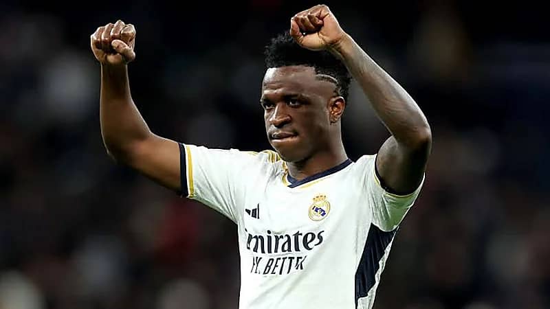 احتفال نجل كيم كارديشيان على طريقة فينيسيوس والأخير يرد