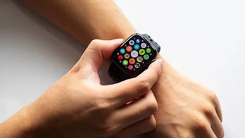 أبرزها الردود الافتراضية.. مميزات جديدة في ساعة أبل الذكية