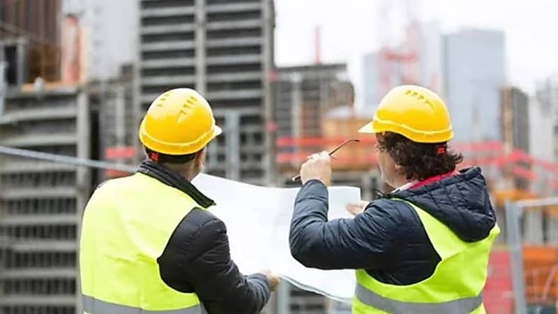 قرار منع العمل تحت أشعة الشمس يدخل حيز التنفيذ