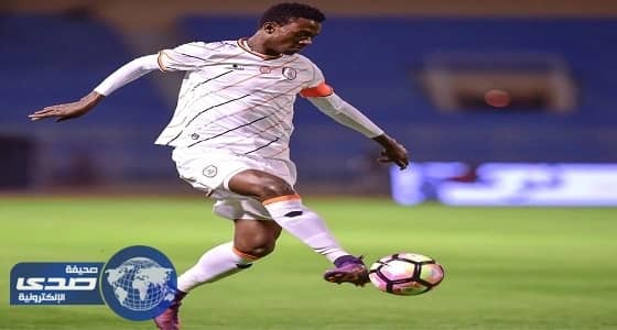 الأهلي الإمارتي ينفي اهتمامه بضم حسن معاذ