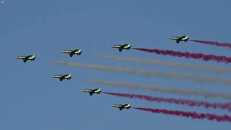 العروض الجوية تزين سماء الشرقية بمناسبة اليوم الوطني