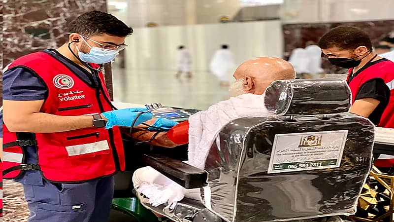 بالصور .. إسعاف 49 حالة تعاني من أمراض مزمنة وإصابات في الحرم المكي الشريف