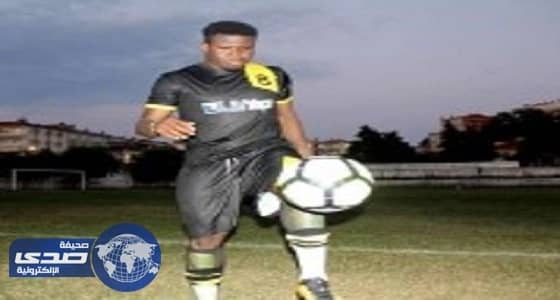 " لاعب غاني " ينتقل لفريق تركي مقابل 4 لترات زيت