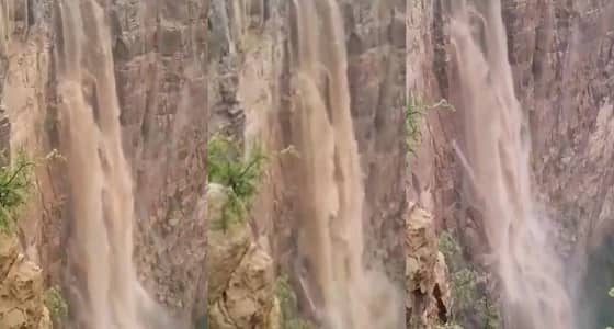 بالفيديو.. منظر رائع لشلالات الحبلة بعسير بعد هطول الأمطار