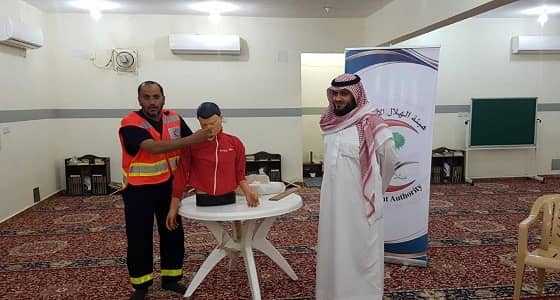 " هلال الزلفي " تقدم دورة تدريبية لنزلاء السجن حول الإسعافات الأولية