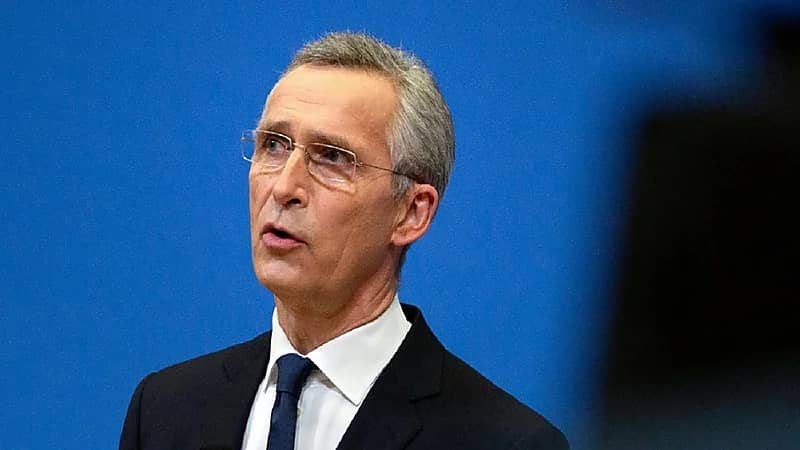 الناتو يعد أوكرانيا بشحنات جديدة من الأسلحة الثقيلة