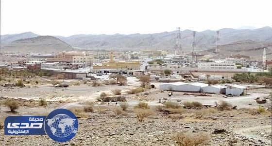 فرق المدني تنقذ عشريني مصابا بطلق ناري بأحد جبال وادي الفرع