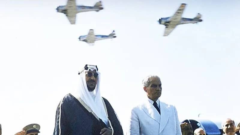 صورة تاريخية نادرة للملك سعود بن عبدالعزيز أثناء زيارته لبنان عام 1953م