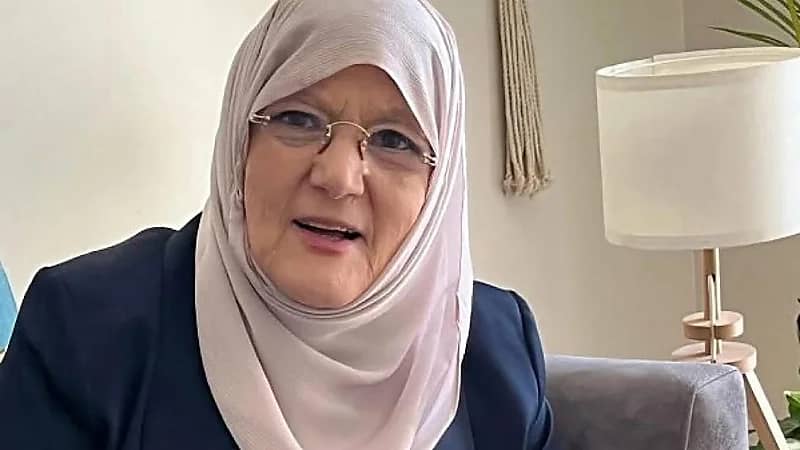 شمس البارودي ترد على منتقدي كتابتها عن زوجها الراحل