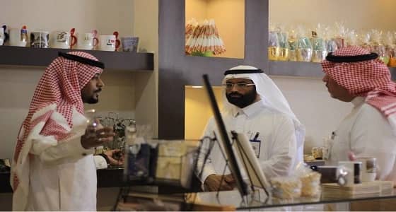 مدير عام سياحة العاصمة المقدسة يزور معرض " بأيدي مكية "