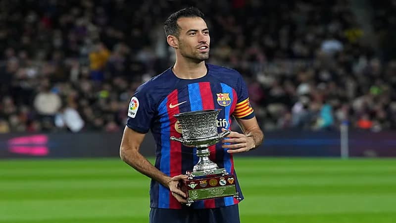 بوسكيتس يقترب من نادي النصر