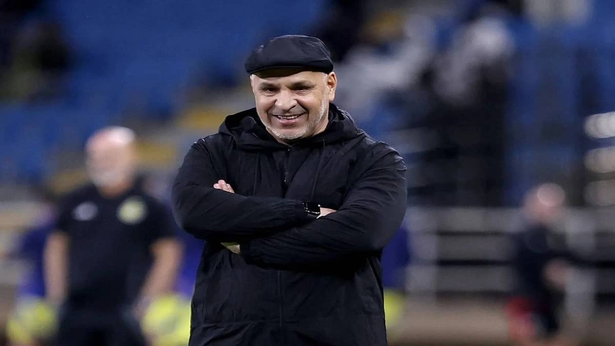 الشارقة ينافس النجمة في التعاقد مع بن زكري