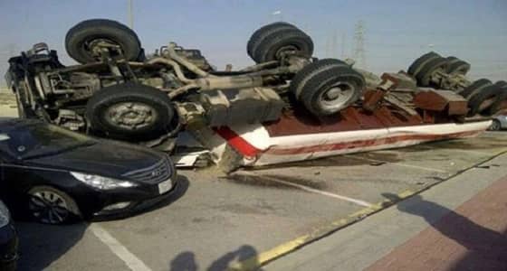 وفاة شخص في حادث تصادم 3 مركبات بمكة