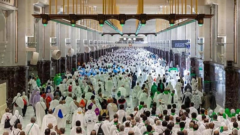 بدء توافد حجاج الداخل إلى مكة لأداء طواف القدوم