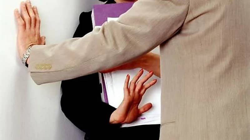 بعد سجنه.. تفاصيل تعرض طالبات للتحرش من أستاذ جامعي