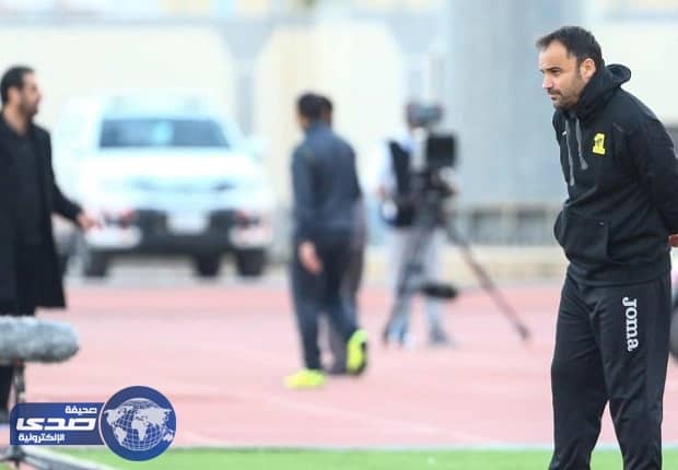 خليفة ينفي الخلاف مع مدرب الاتحاد