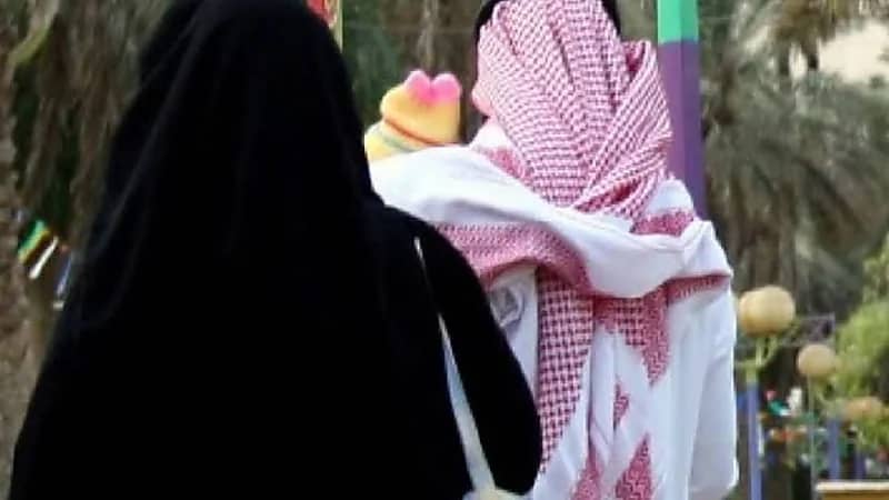 مستشار أسري يروي قصة امرأة ذهبت لطبيب تسأله عن كيفية احتواء زوجها 
