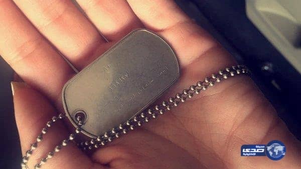 "تويتر" يجمع كويتية بجندى سعودى  اهداها قلادته العسكرية يوم التحرير منذ سنوات