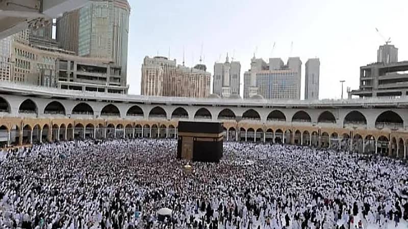 المسند يكشف سبب اختلاف طول الليل والنهار بين ⁧‫مكة‬⁩ المكرمة و ⁧‫المدينة‬⁩ المنورة