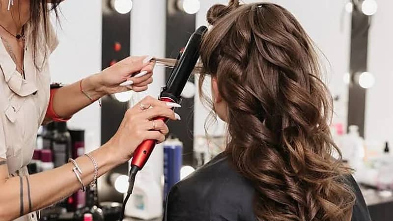 تسجيل إصابات بالإيدز داخل صالونات تجميل تعمل دون تصاريح