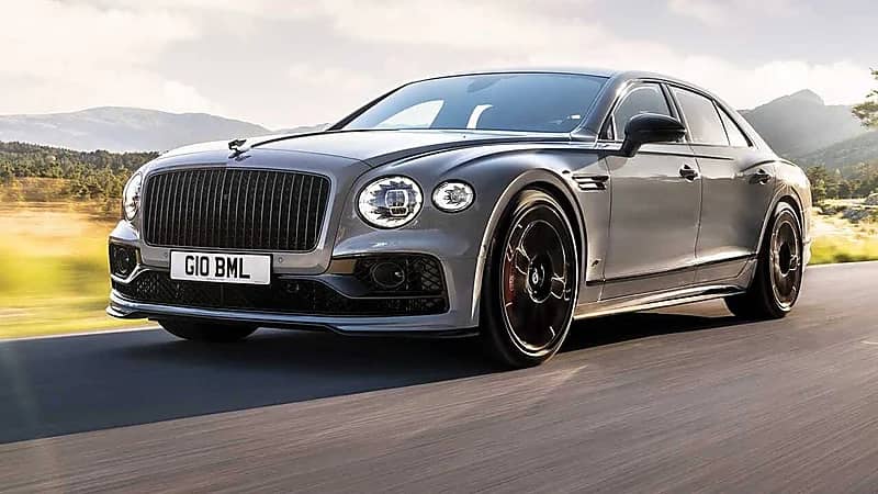 بالصور.. مواصفات أرخص سيارات بنتلي 2023 في المملكة