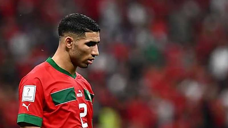 والدة أشرف حكيمي: قلبي يخبرني أن ابني بريء من "الاغتصاب"