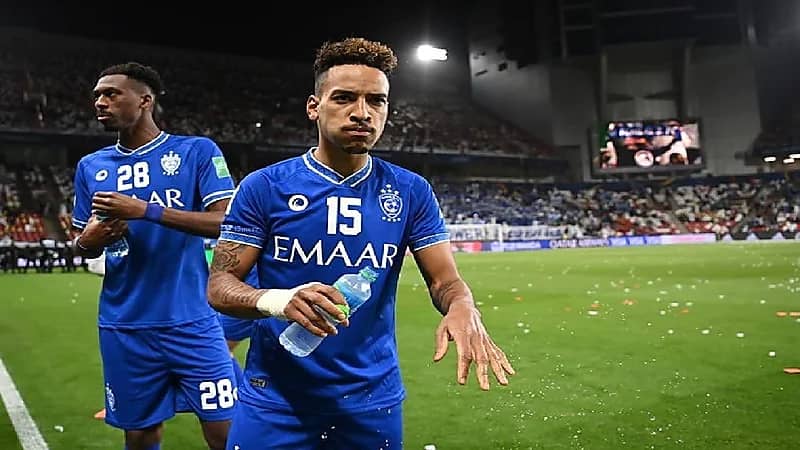 "فيفا" يوقف كنو وبيريرا