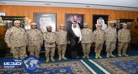سمو الأمير متعب بن عبدالله يقلد عدداً من الضباط رتبة لواء