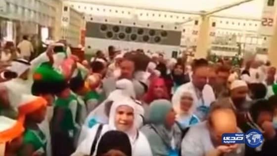 بالورود والأهازيج ..استقبال أهالي المدينة المنورة للحجاج"فيديو"