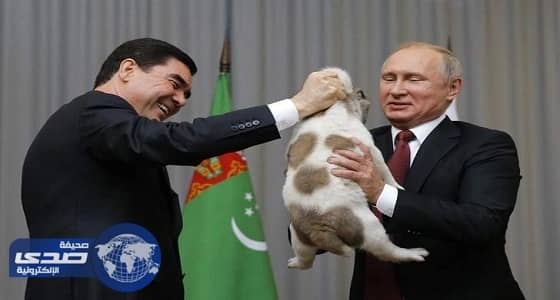 بالصور.. 4 هدايا غريبة تلقاها زعماء العالم