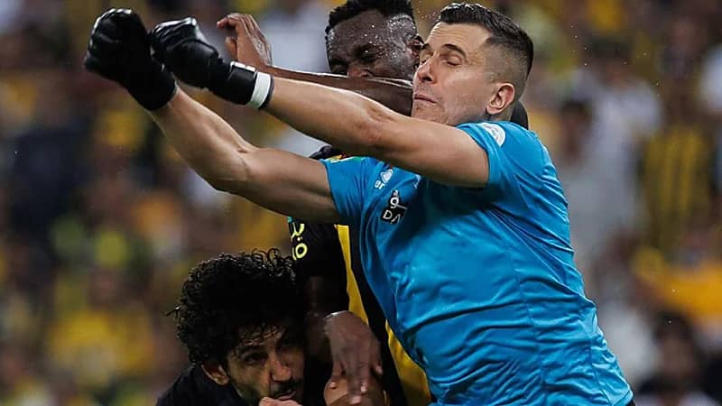 تطورات جديدة بشأن إصابة حارس الاتحاد