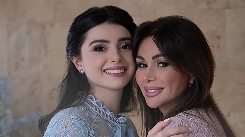 كوليت الحلاني تُعلق على طلاق ابنتها وتوجه لها رسالة مؤثرة