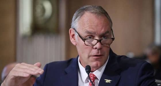 إدارة الرئيس ترامب تحظر التنقيب عن النفط قبالة سواحل فلوريدا