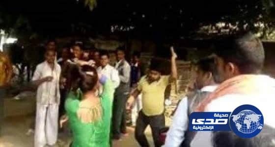 بالفيديو ..سيدة هندية تتصدى لمحاولة التحرش بها ...هذا جزاؤها! !