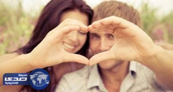 أسباب تجعل الرجل يدخل في علاقة عاطفية مع امرأة أكبر منه