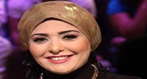 من اجل الجماعة ..صابرين تبحث عن الداعية زينب الغزالي