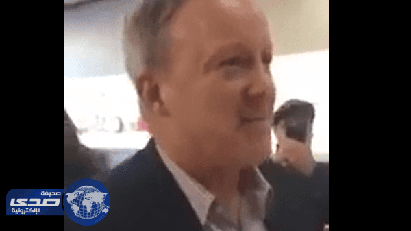 بالفيديو .. أمريكية لسكرتير ترامب : رئيسك فاشل!