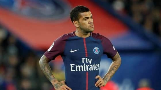  إيقاف ألفيس 3 مباريات لسوء السلوك